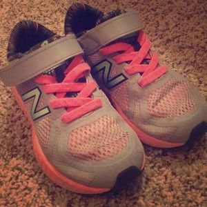 New Balance Running Shoe Girls Sz 10.5
